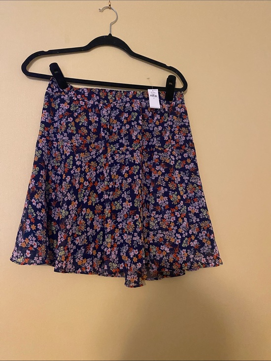 Banana Republic Factory Dresses & Skirts - Banana Republic Factory Navy Floral Skater Skirt
